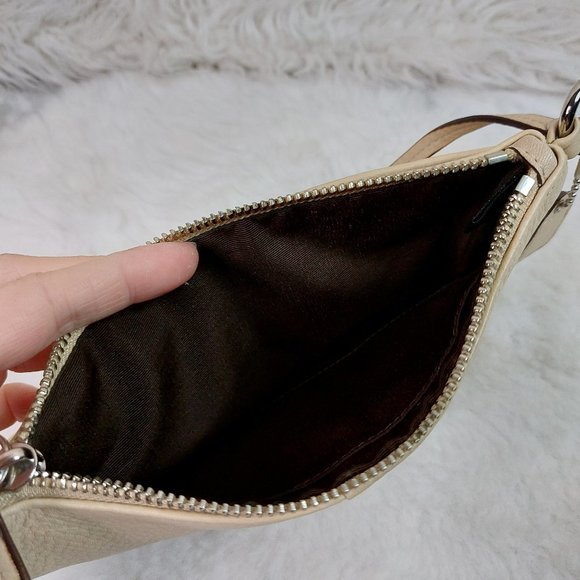 Coach Women's Cream Leather Mini Bag/Wristlet - Picture 4 of 12